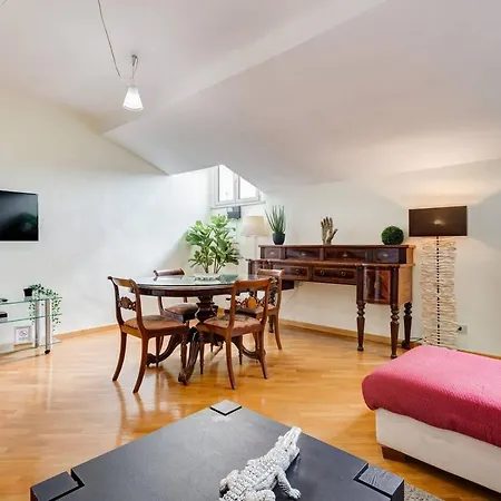 Attic On The Square Spanish Steps Apartament *