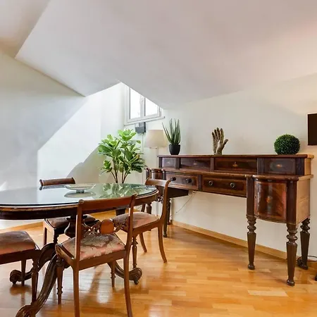 Attic On The Square Spanish Steps * Rzym