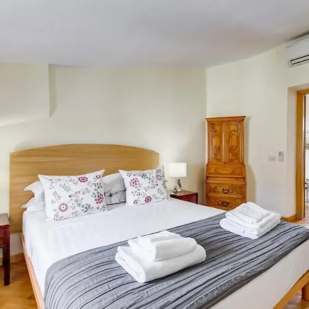Attic On The Square Spanish Steps Apartament *