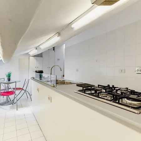 Attic On The Square Spanish Steps Apartment